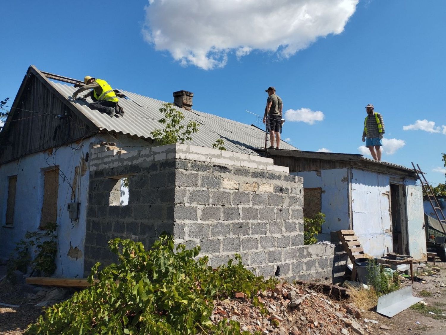 Restoration of houses in the Pervomaysk community, photo by Ihor Kopytin