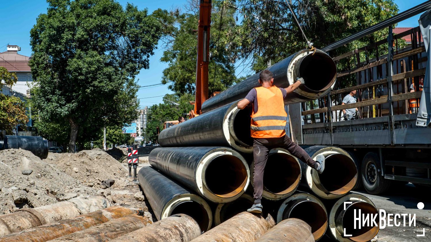 Работы по замене теплосетей на Московской и Дунаева, фото НикВести