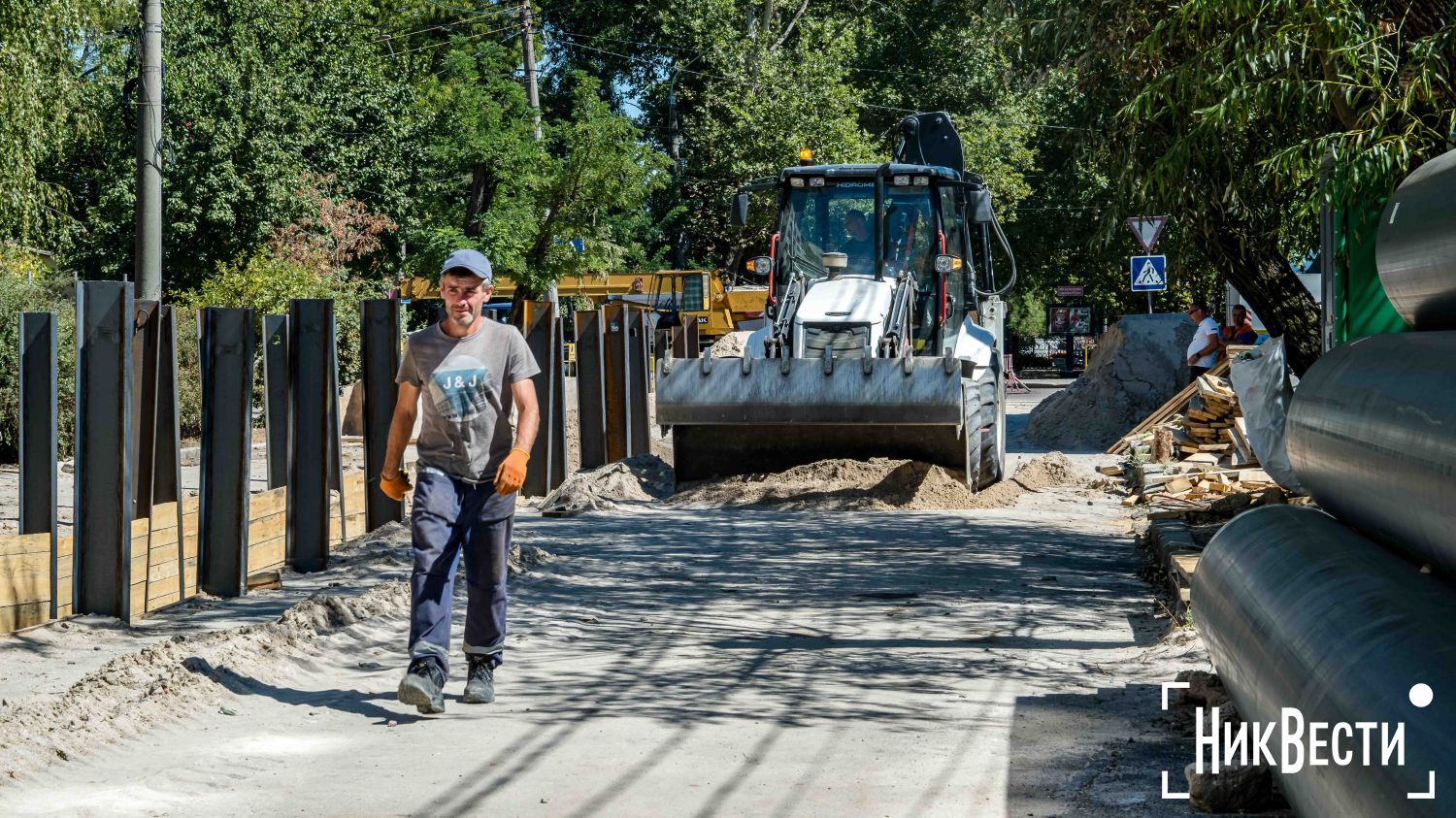 Работы по замене теплосетей на Московской и Дунаева, фото НикВести