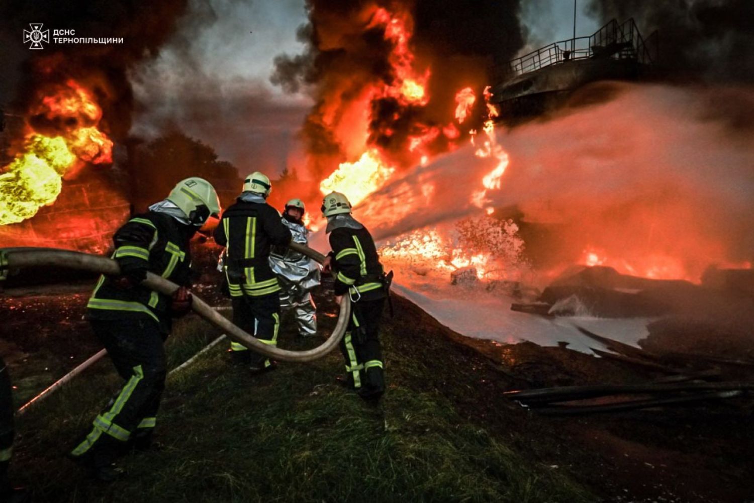 Fire suppression at an industrial facility in Ternopil. Photo: DSNS