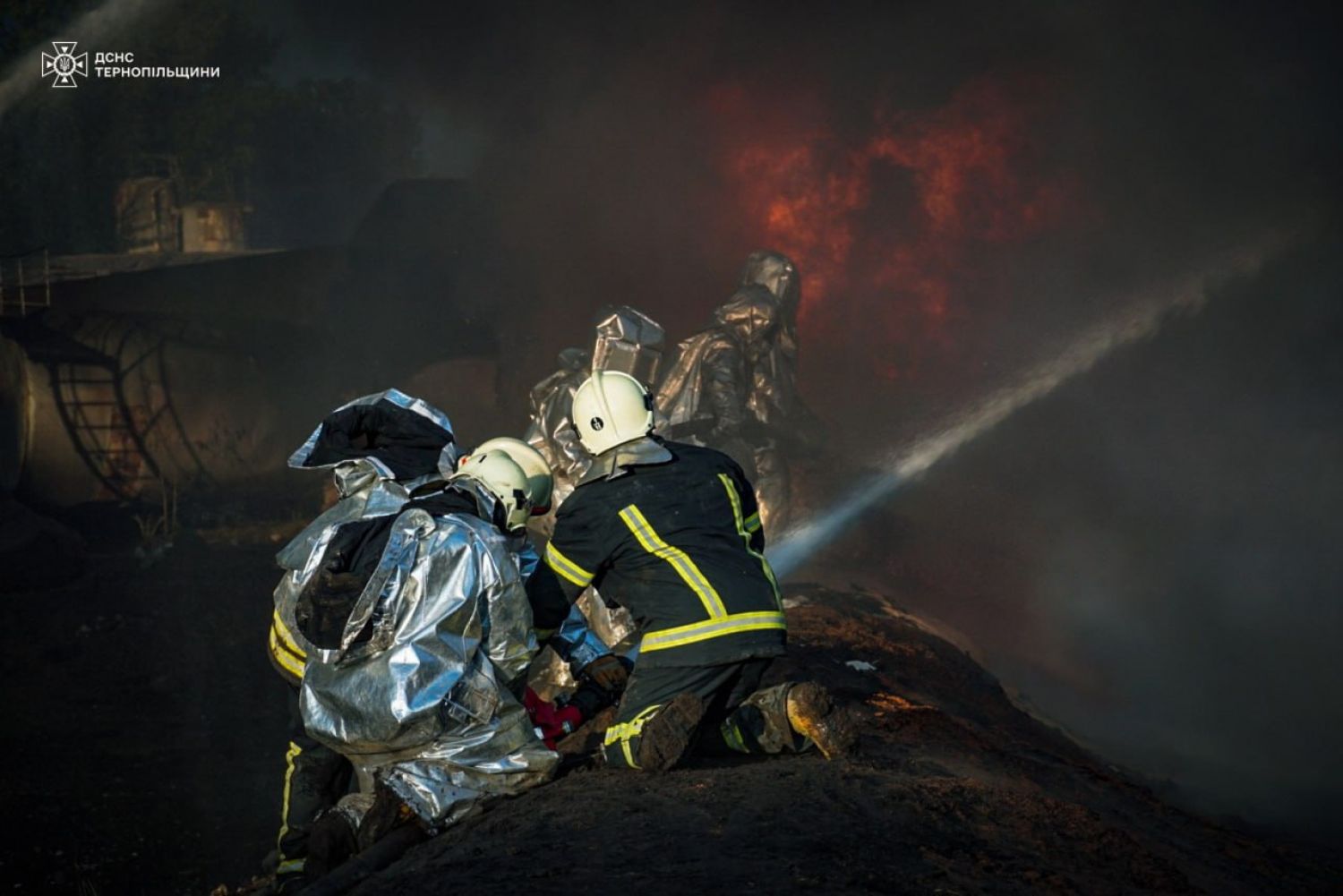 Fire suppression at an industrial facility in Ternopil. Photo: DSNS