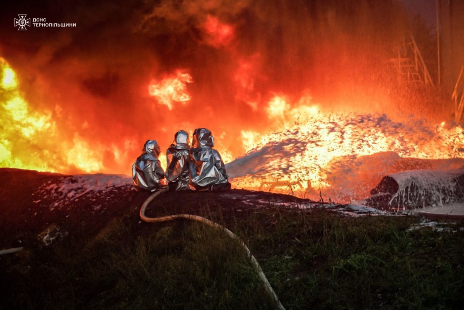 Fire suppression at an industrial facility in Ternopil. Photo: DSNS