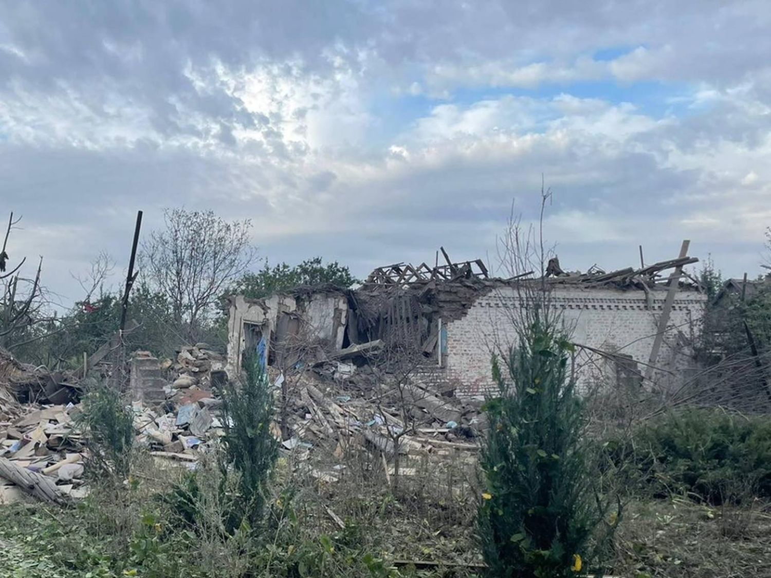 A family was killed by a Russian aerial bomb in Donetsk region. Photo: Office of the Prosecutor General