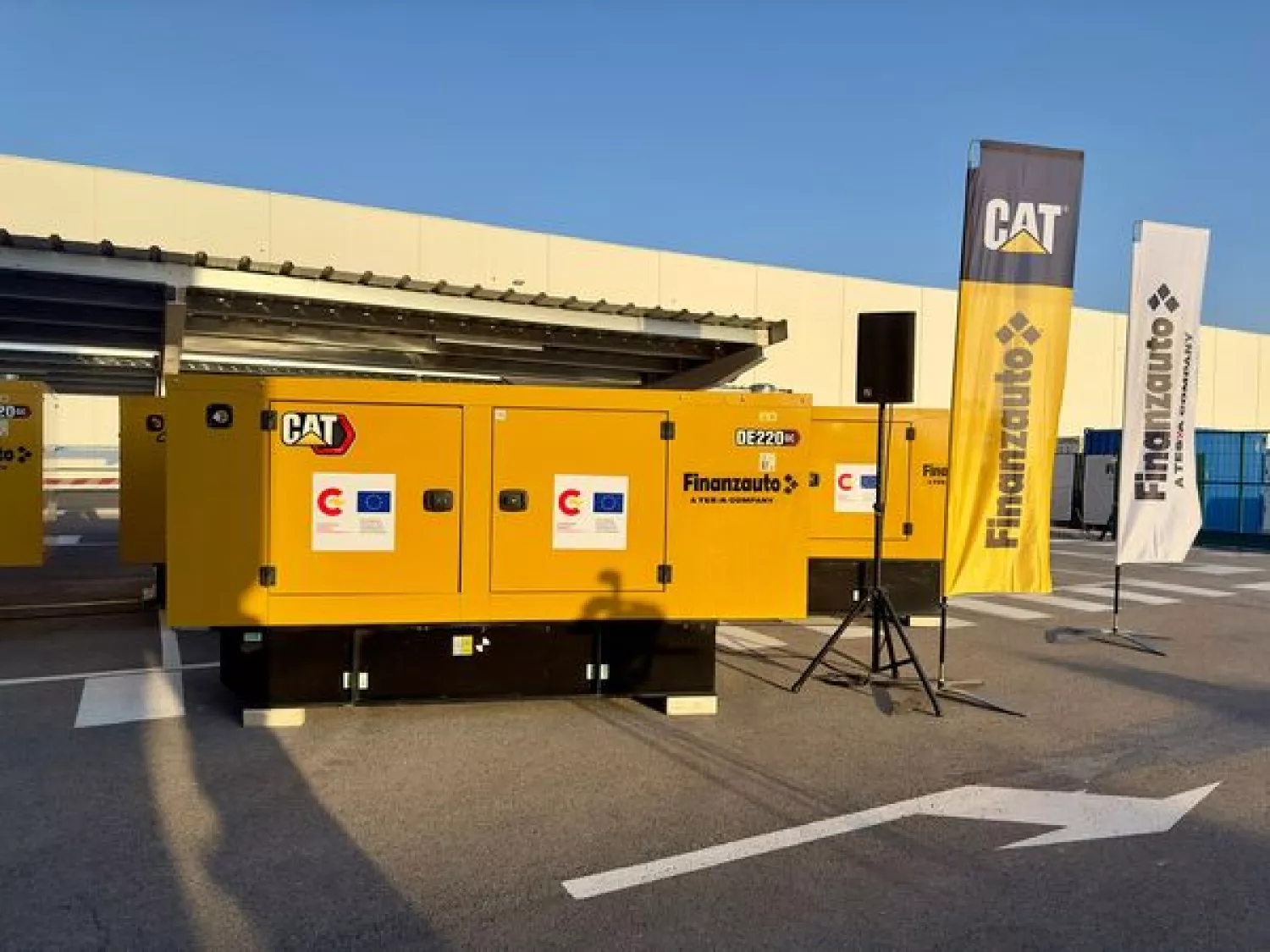 Ukraine received seven powerful electric generators from Spain. Photo: Embassy of Ukraine in Spain