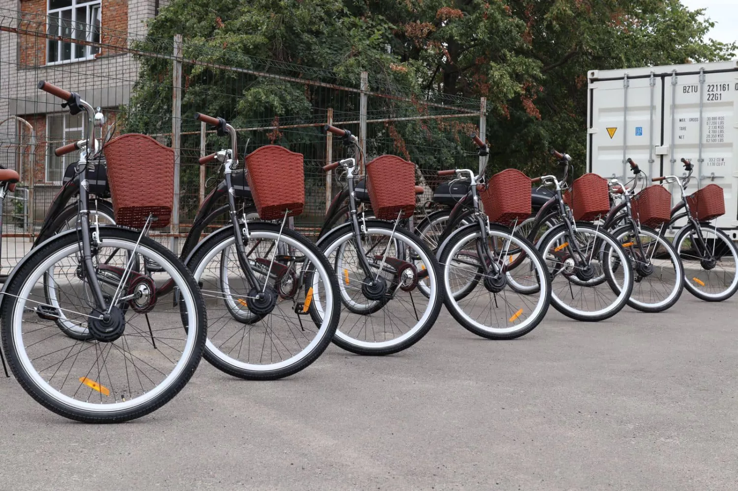 The community of Vesnyanska received the first part of electric bicycles from benefactors. Photo: Mykolaiv Regional Council