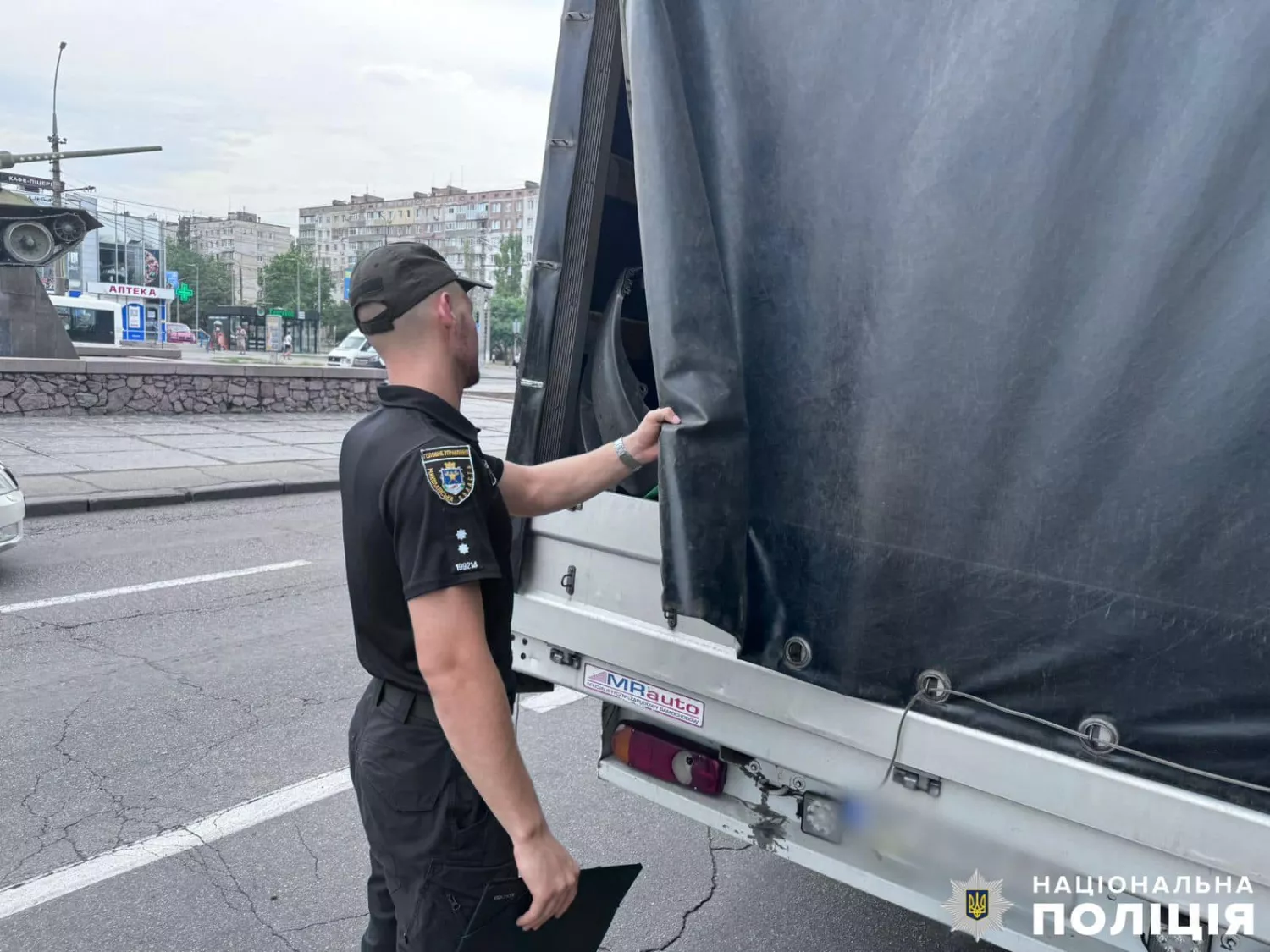 The police of the Mykolayiv region commented on the situation with the transportation of medical waste, photo of the National Police