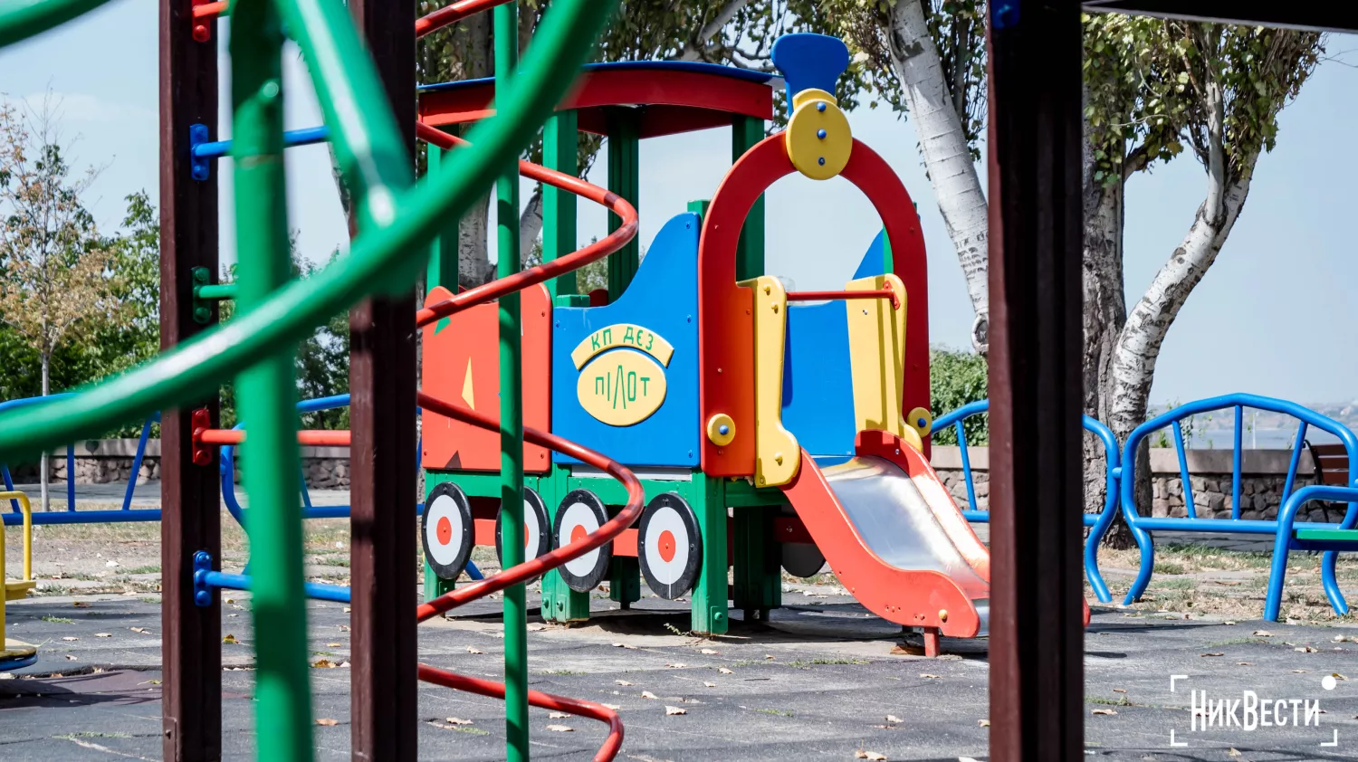 Children's playground on Naberezhnaya Street in the center of Mykolaiv, August 2024, photo «NykVesty"