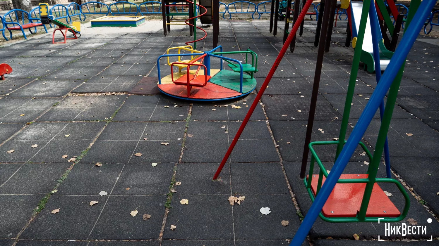 Children's playground on Naberezhnaya Street in the center of Mykolaiv, August 2024, photo «NykVesty"