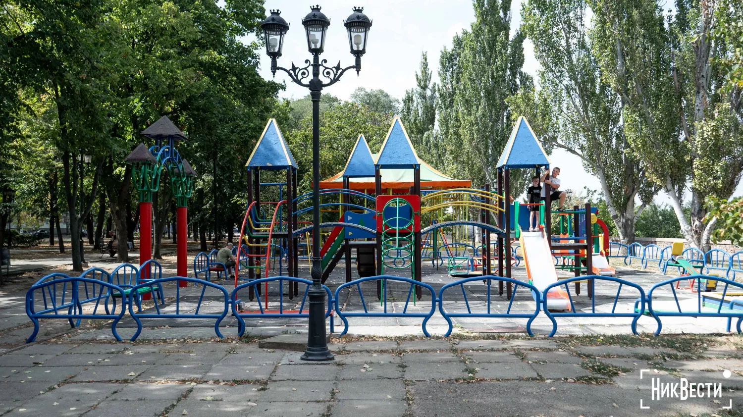 Children's playground on Naberezhnaya Street in the center of Mykolaiv, August 2024, photo «NykVesty"