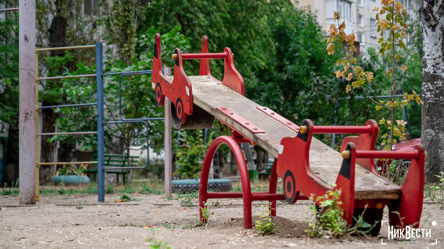 Children's playground at 43 Rayduzhna Street, August 2024, photo «NykVesty"