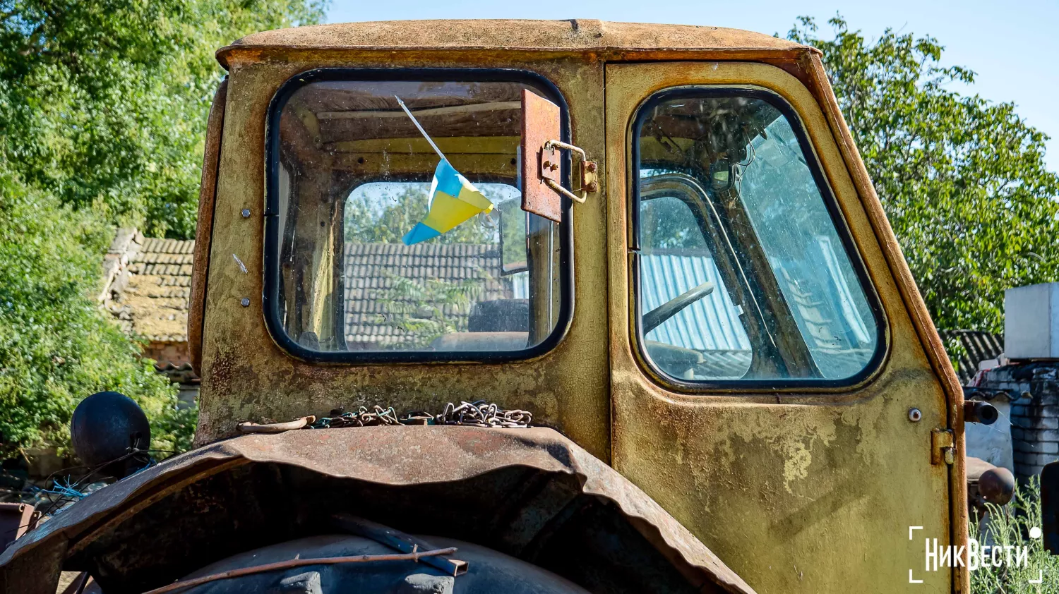 The territory of the farm in the village of Loktsyne. Photo: Serhiy Ovcharyshyn, «NikVesti"