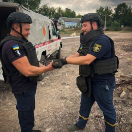 Пиротехники транспортируют в безопасное место найденные в Вознесенске старые артиллерийские снаряды / Фото: ГСЧС Николаевской области