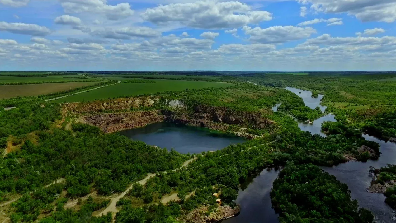 Buzy Gard National Nature Park. Photo by nikcenter