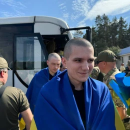 49 Ukrainians returned home from captivity. Photo: Official channel of the President of Ukraine — Volodymyr Zelenskyi