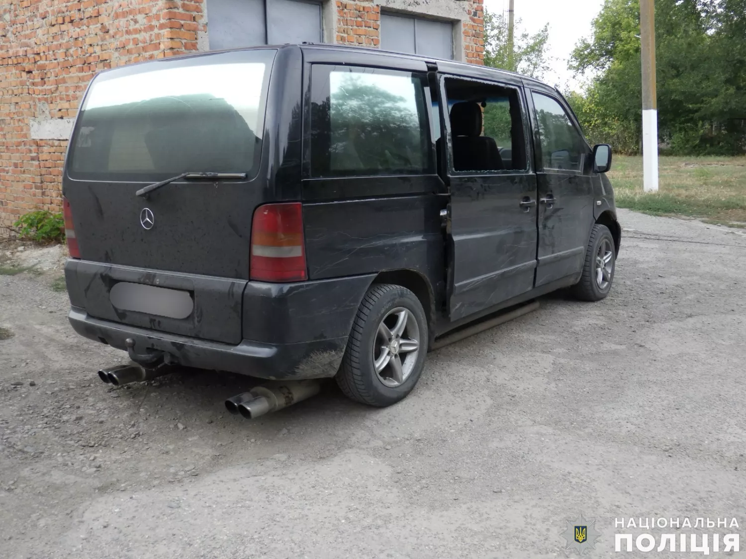 На Миколаївщині поліція підозрює водія, який збив чоловіка. Фото: Нацполіція