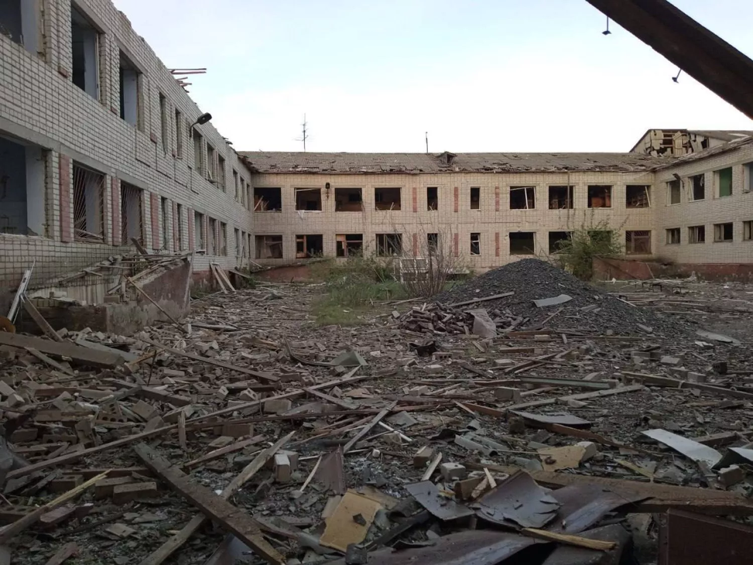 A school in the Belozersk community after the attacks of the Russian security forces, photo: Khersonska OVA