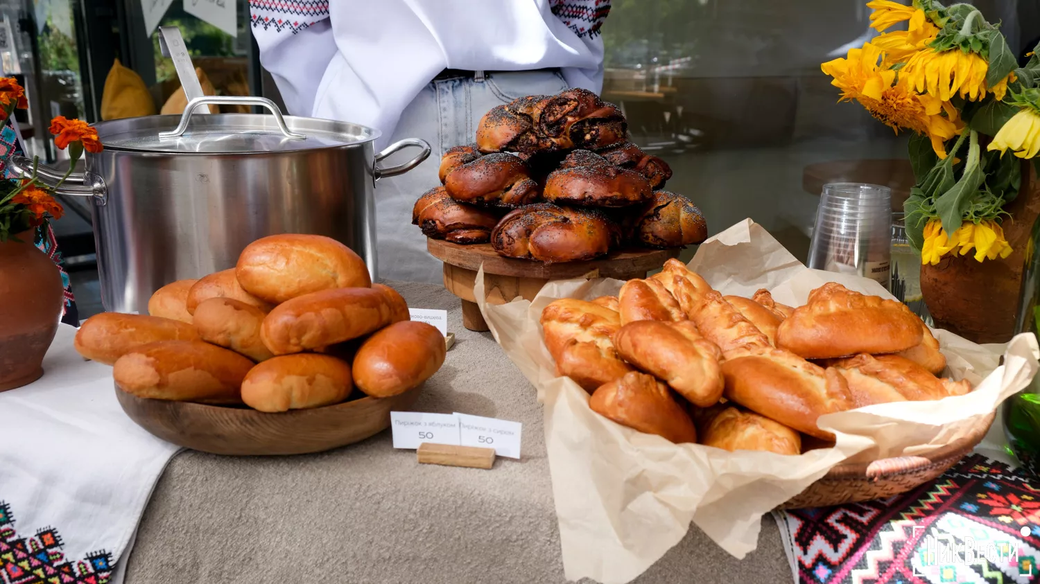 Market for Independence Day at the «Alternativa» cafe, photo «NikVesti"