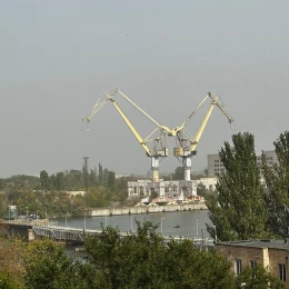 На Миколаївщині зафіксовано пилову імлу через східні вітри з Казахстану та Туркменістану. Фото: «МикВісті»