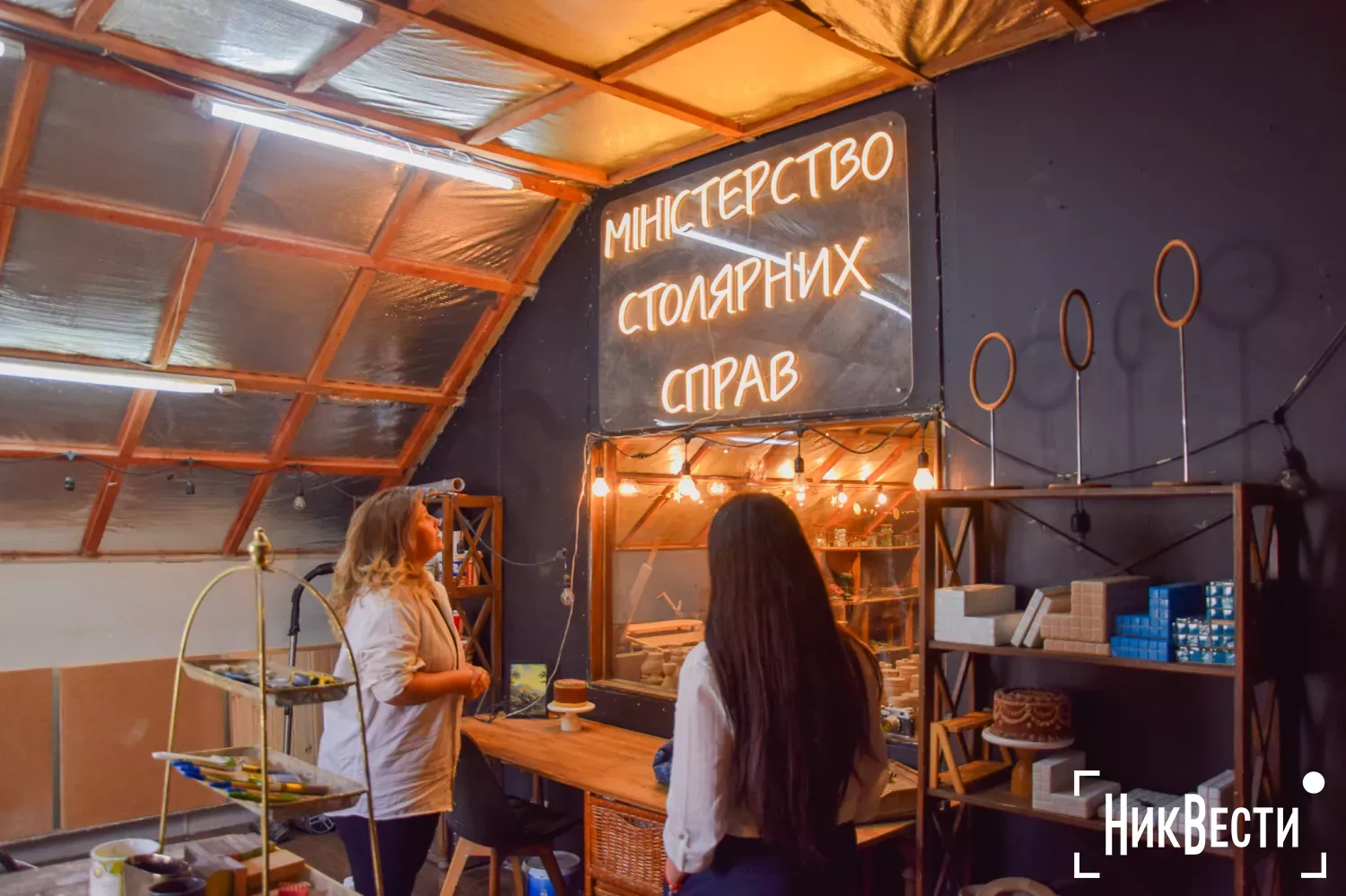 Anastasia Marzipan in her own carpentry workshop, photo «NikVesti"