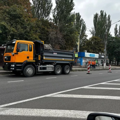 Облаштування кишені на зупинці «Гвардійська» у Миколаєві. Фото «МикВісті»