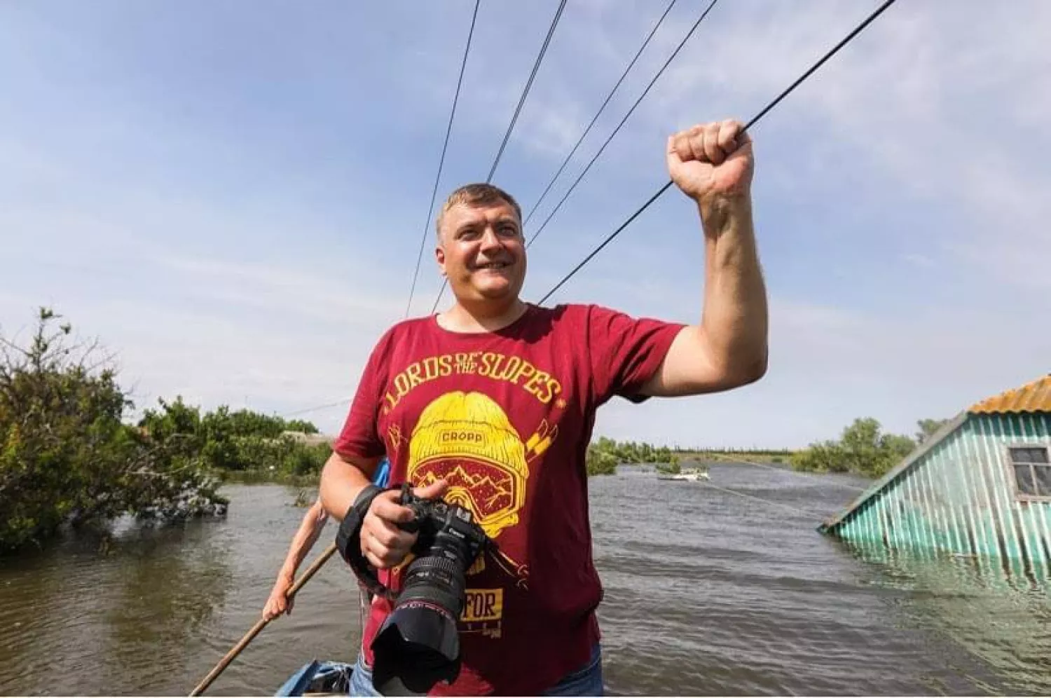 Головний редактор онлайн-медіа «МОСТ» Сергій Нікітенко під час роботи на Херсонщині, це та інші фото надав Сергій Нікітенко