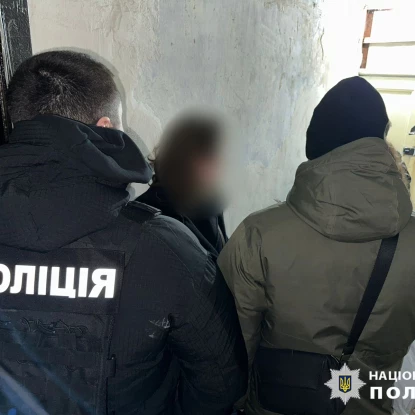 Одеситку затримали за вербування дівчат для проституції, фото: Нацполіція