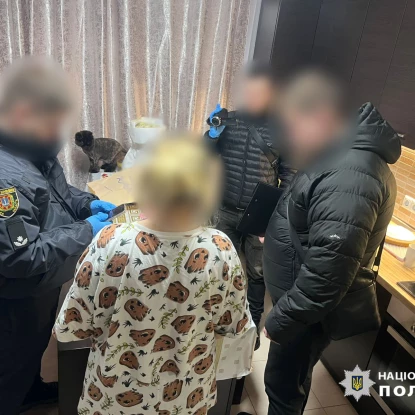 Одеситку затримали за вербування дівчат для проституції, фото: Нацполіція