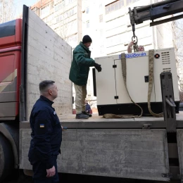 Благодійники передали генератор для дитячого садка у Миколаєві. Фото: Центр підтримки бізнесу