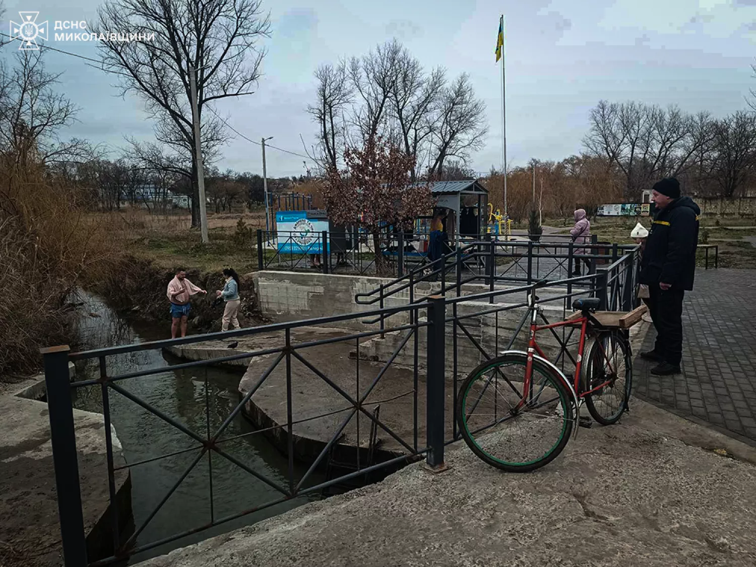 У ДСНС показали, як віряни на Миколаївщині відсвяткували Водохреще. Фото: ДСНС