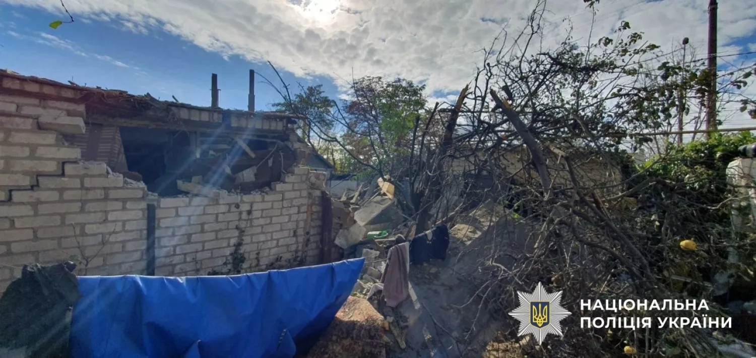 Наслідки обстрілу Херсонщини. Фото: Нацполіція