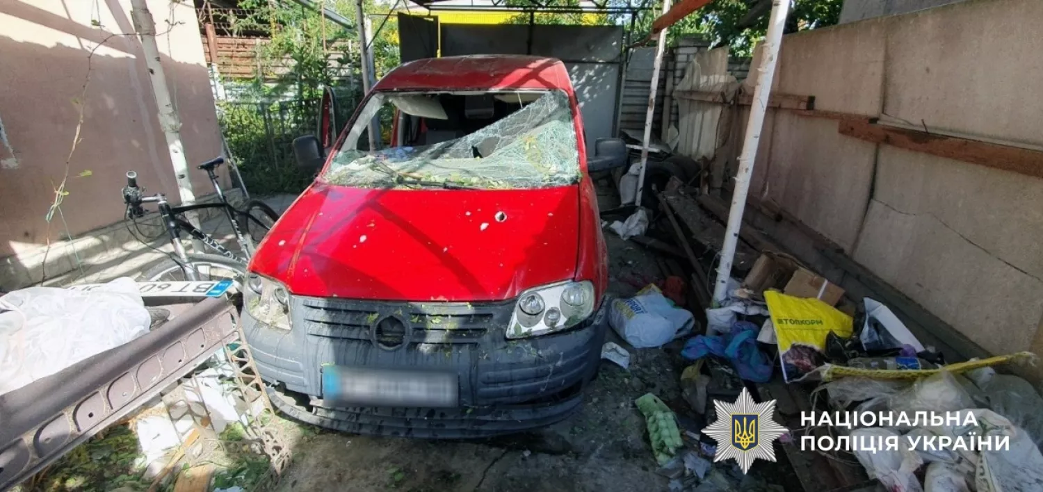 Наслідки обстрілу Херсонщини. Фото: Нацполіція