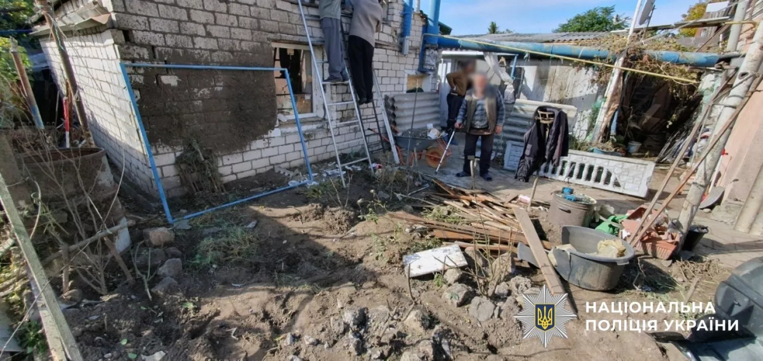 Наслідки обстрілу Херсонщини. Фото: Нацполіція