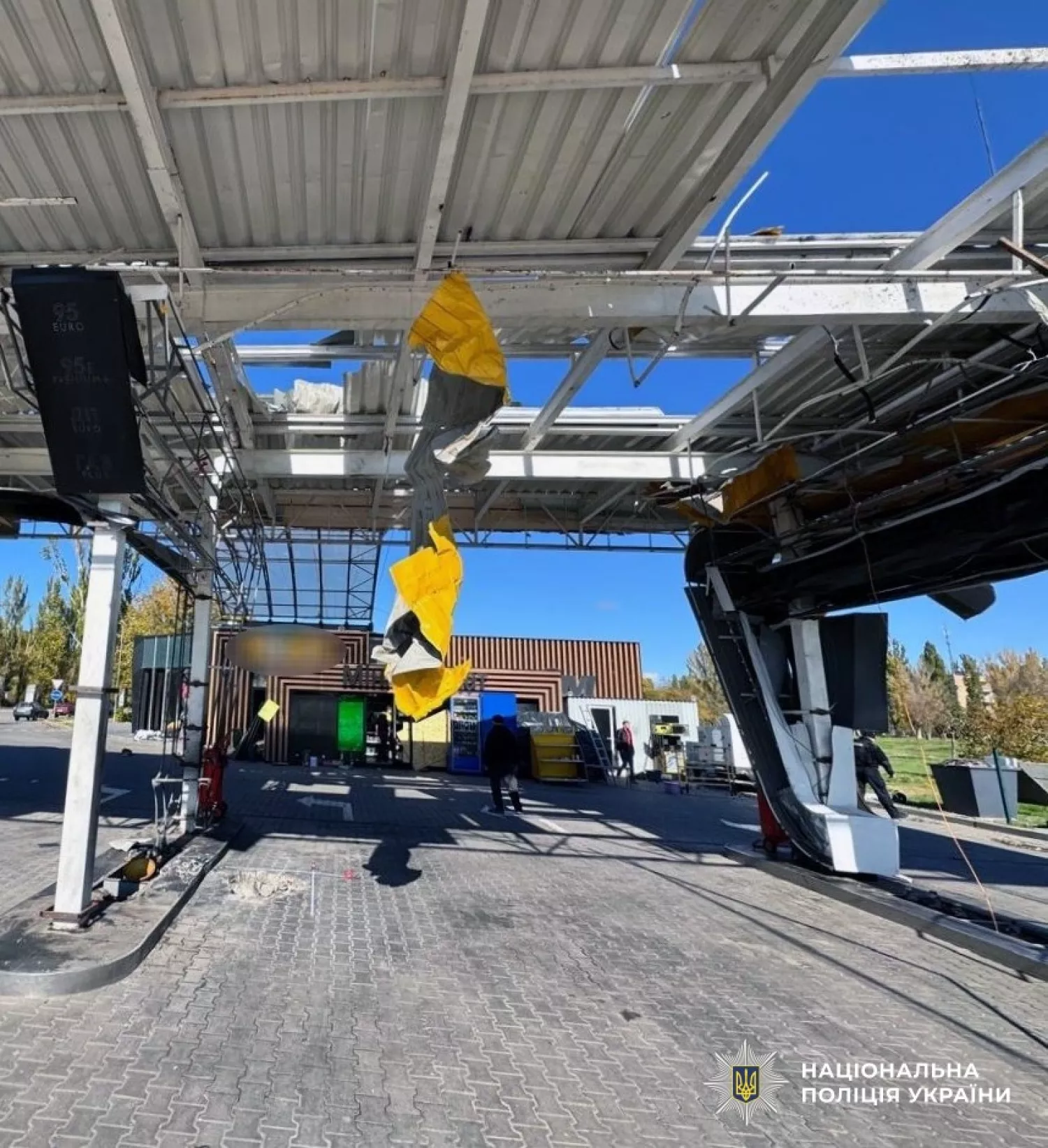 Наслідки обстрілу Херсонщини. Фото: Нацполіція