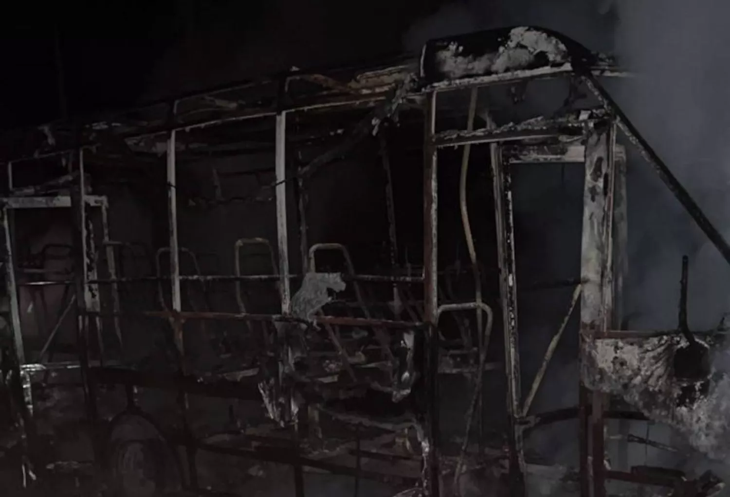 На Сумщині дрон атакував мікроавтобус. Фото: Сумська ОВА