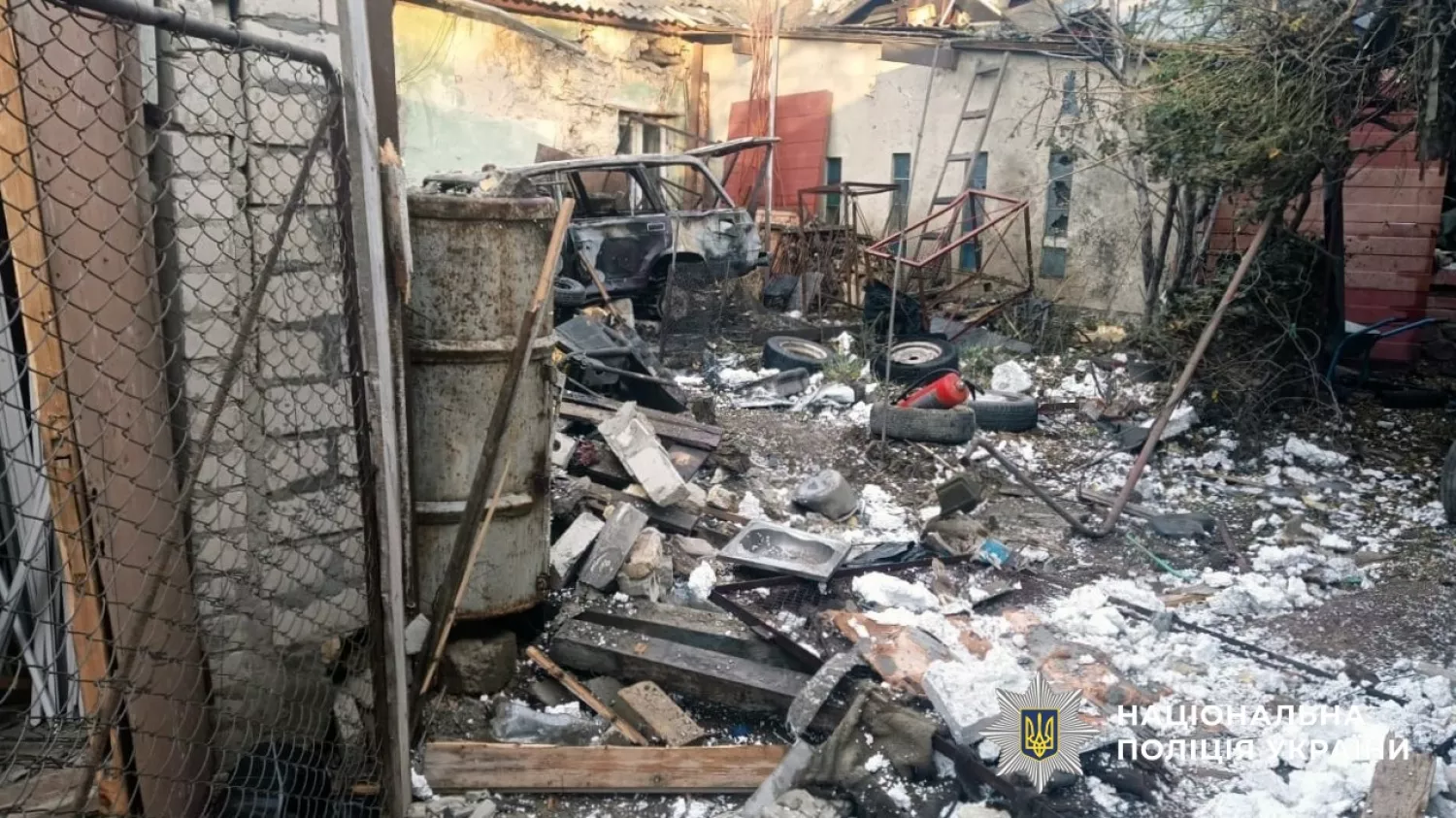 Наслідки обстрілу Херсонщини. Фото: Нацполіція