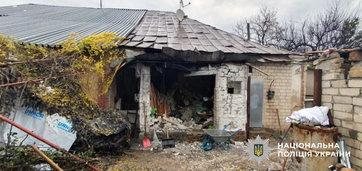 Наслідки обстрілу Херсонщини. Фото: Нацполіція
