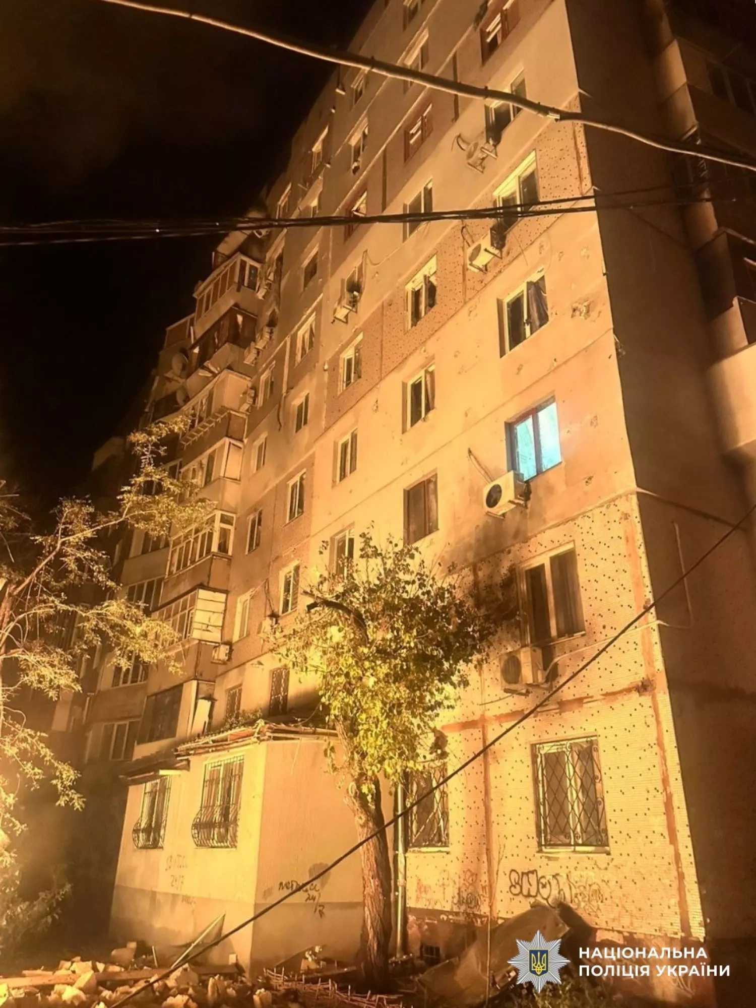 Наслідки обстрілу Херсонщини. Фото: Нацполіція