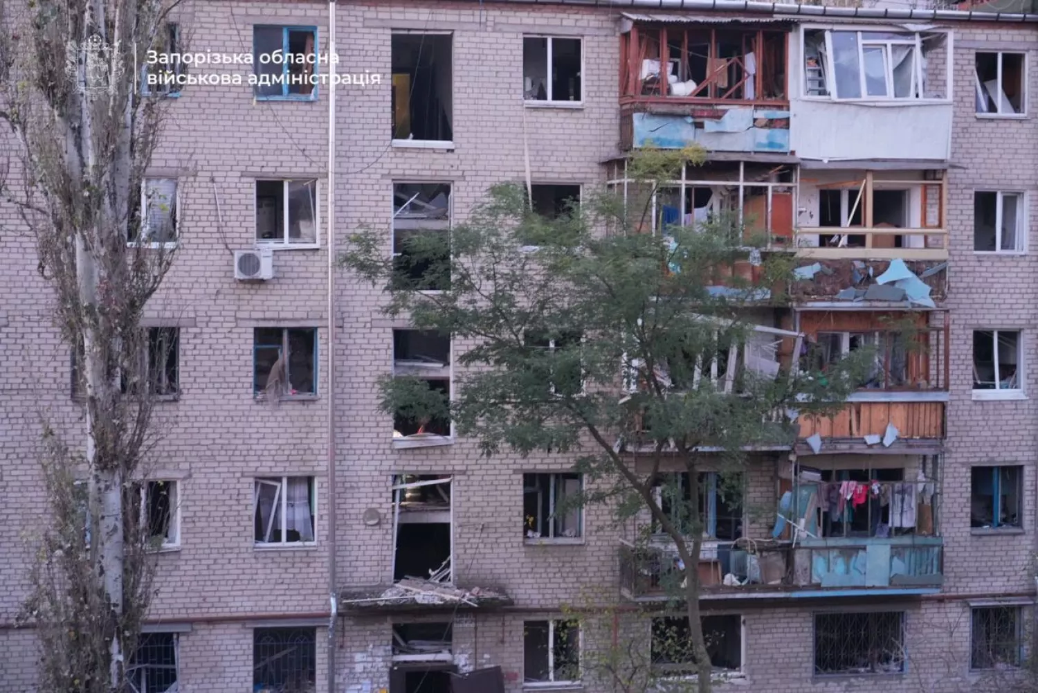 Наслідки обстріл Запоріжжя. Фото: Запорізька ОВА