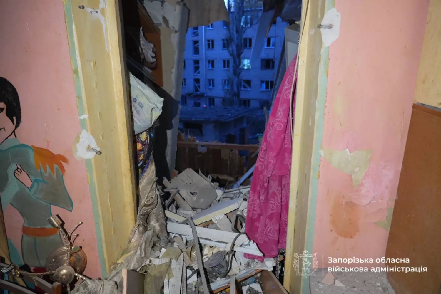 Наслідки обстріл Запоріжжя. Фото: Запорізька ОВА