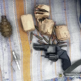 На Баштанищі затримали чоловіка за незаконне зберігання зброї. Фото: ГУ Нацполіції в Миколаївській області