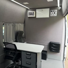 Громади Миколаївщини отримали соціальні автомобілі та мобільні ЦНАПи від Данії та ООН. Фото: Іван Кухта