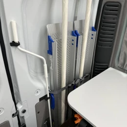 Громади Миколаївщини отримали соціальні автомобілі та мобільні ЦНАПи від Данії та ООН. Фото: Іван Кухта