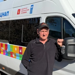 Громади Миколаївщини отримали соціальні автомобілі та мобільні ЦНАПи від Данії та ООН. Фото: Іван Кухта