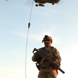 Бойовий медик Майк. Фото: пресслужба 73-го морського центру спеціальних операцій