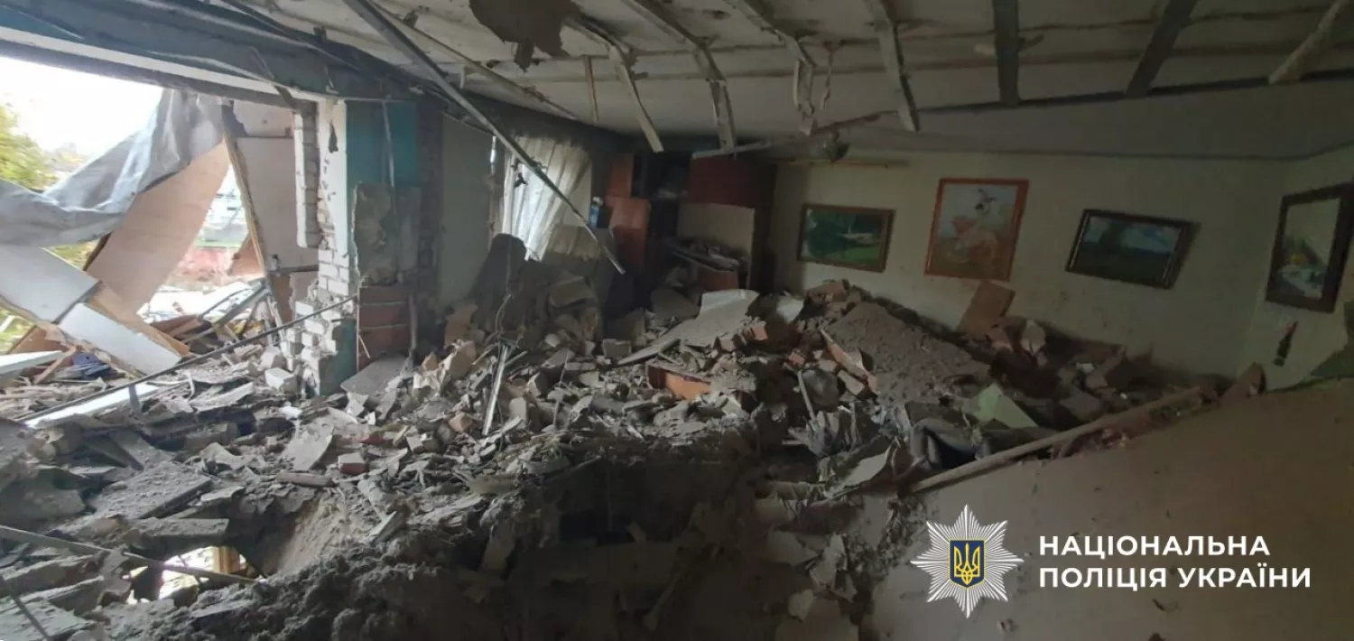 Наслідки обстрілу Херсонщини. Фото: Нацполіція