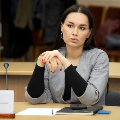 У Дніпрі відбувся круглий стіл щодо викликів прифронтових громад. Фото: Миколаївська обласна рада