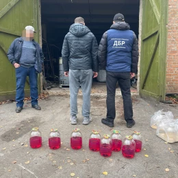 ДБР викрило схему незаконного продажу пального ЗСУ на Миколаївщині. Фото: ДБР