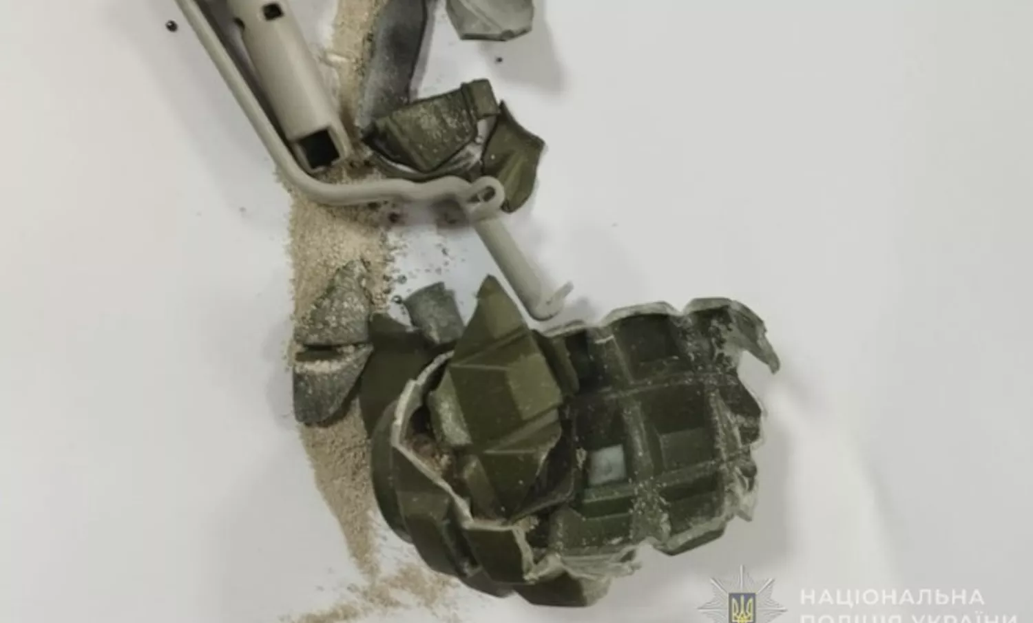 У школі в Одеській області вибухнула навчальна граната. Фото: Нацполіція