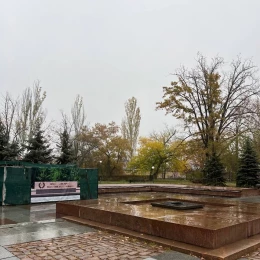 У Миколаєві оновили напис на пам’ятнику Ольшанців українською мовою. Фото: КП «Миколаївські парки»