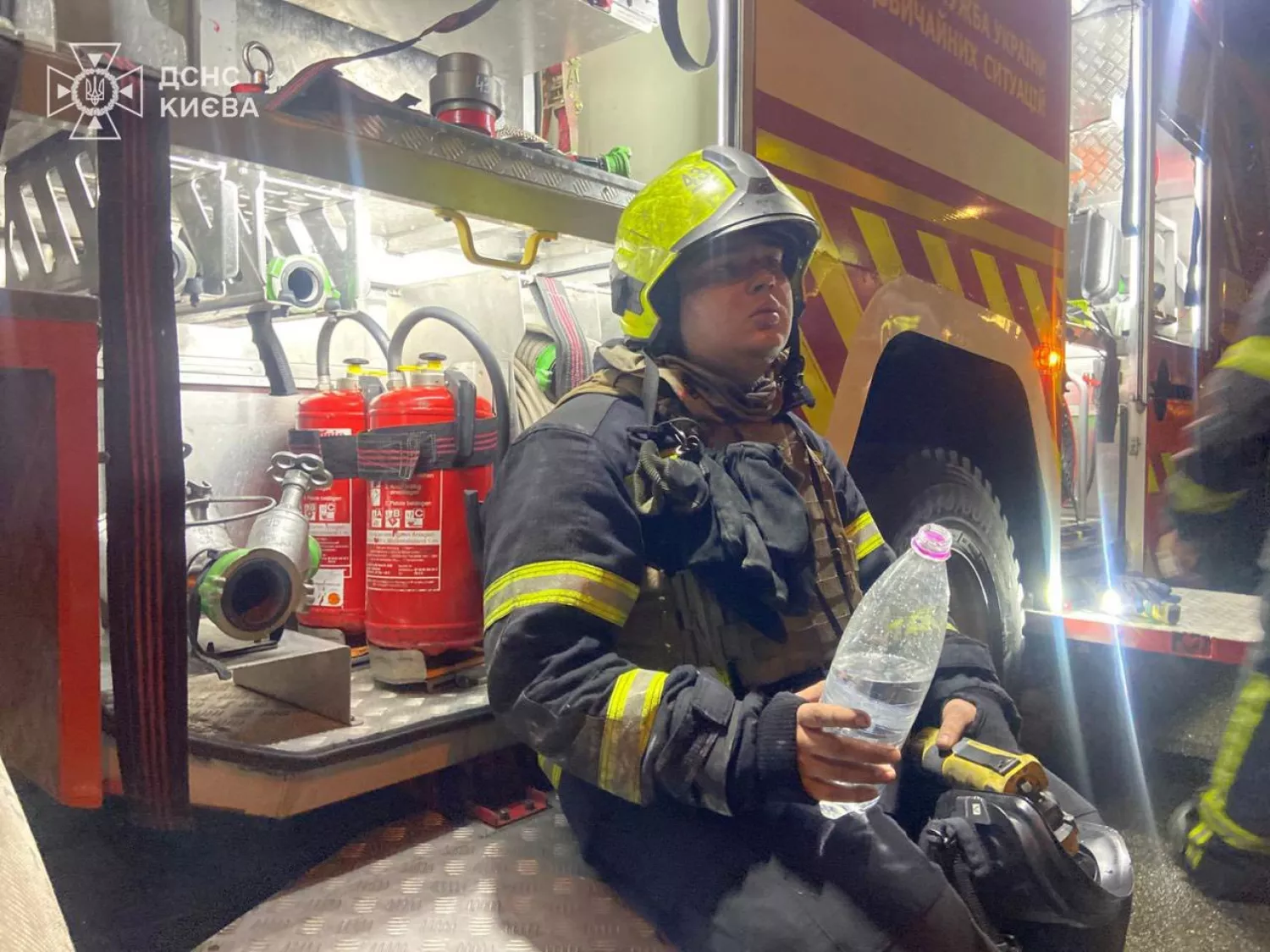 Обстріл Києва 14 листопада. Фото: ДСНС